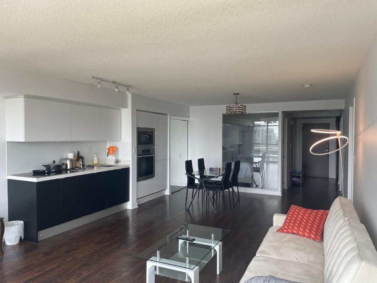 Three Br Condo Step To Cn Tower Rogers Center With Free Parking Торонто Экстерьер фото
