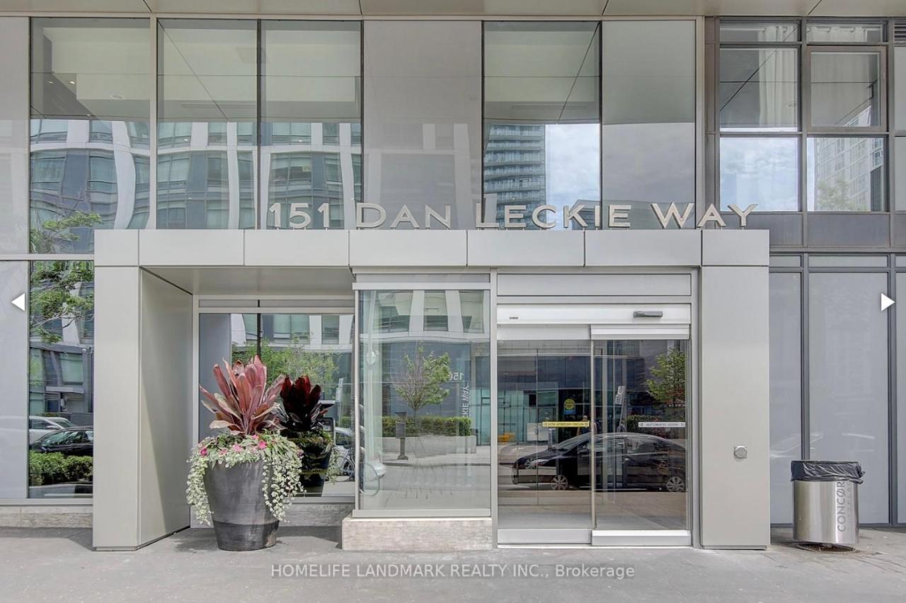 Three Br Condo Step To Cn Tower Rogers Center With Free Parking Торонто Экстерьер фото